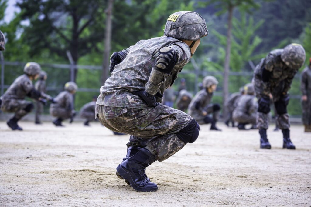 군기 교육대 항고-얼차려받는군인-3